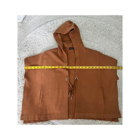 Anthropologie cape women's measurements in photos - Picture 4 of 5